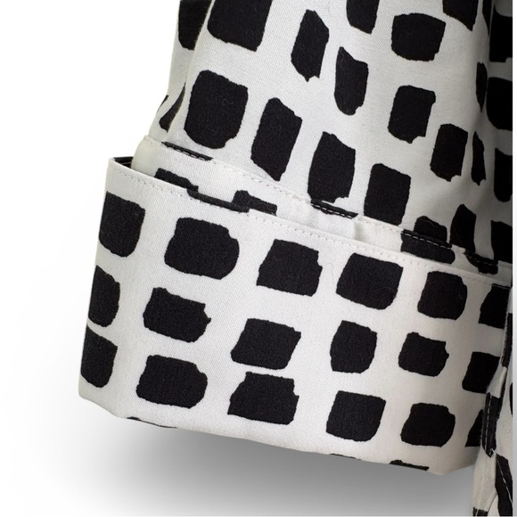 Chico's Classic Black & White No-Iron Chic Stretch Geometric Print Shirt Sz 3 - Picture 5 of 10